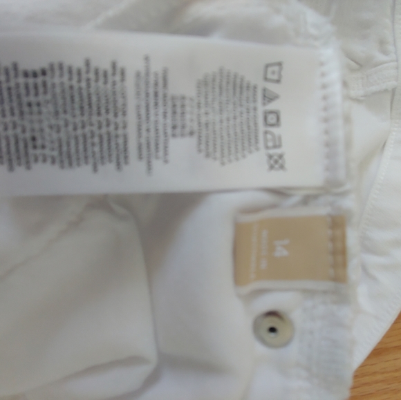 EUC Michael Kors Cropped / Capri Length White Jeans Size 14 - Picture 6 of 11